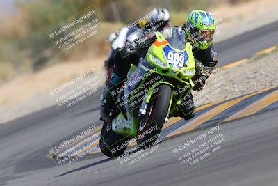 media/Nov-05-2022-SoCal Trackdays (Sat) [[f8d9b725ab]]/Turn 2 (1120am)/